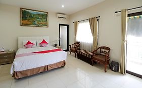 Oyo 734 Tuban Torres Accomodation