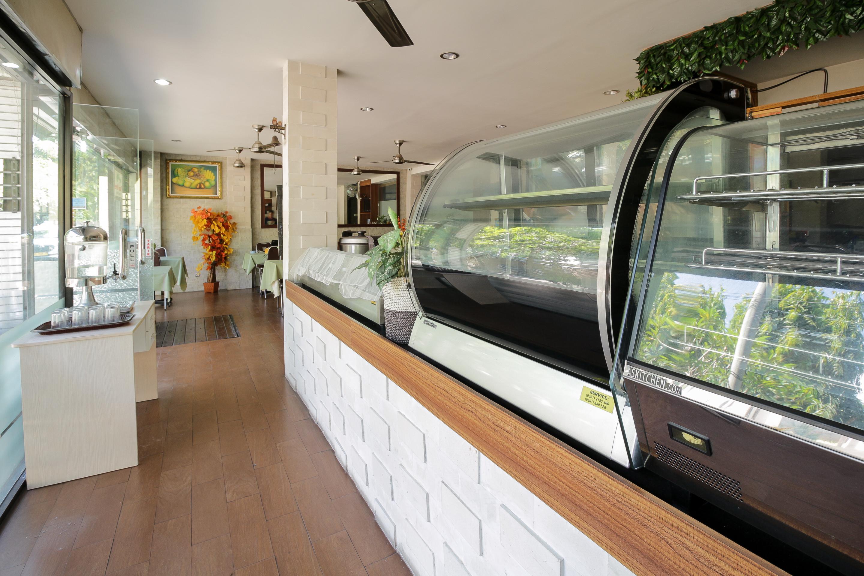 Oyo 734 Tuban Torres Accomodation Kuta  Bagian luar foto