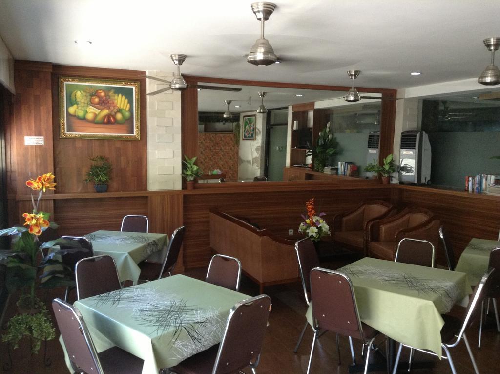 Oyo 734 Tuban Torres Accomodation Kuta  Bagian luar foto
